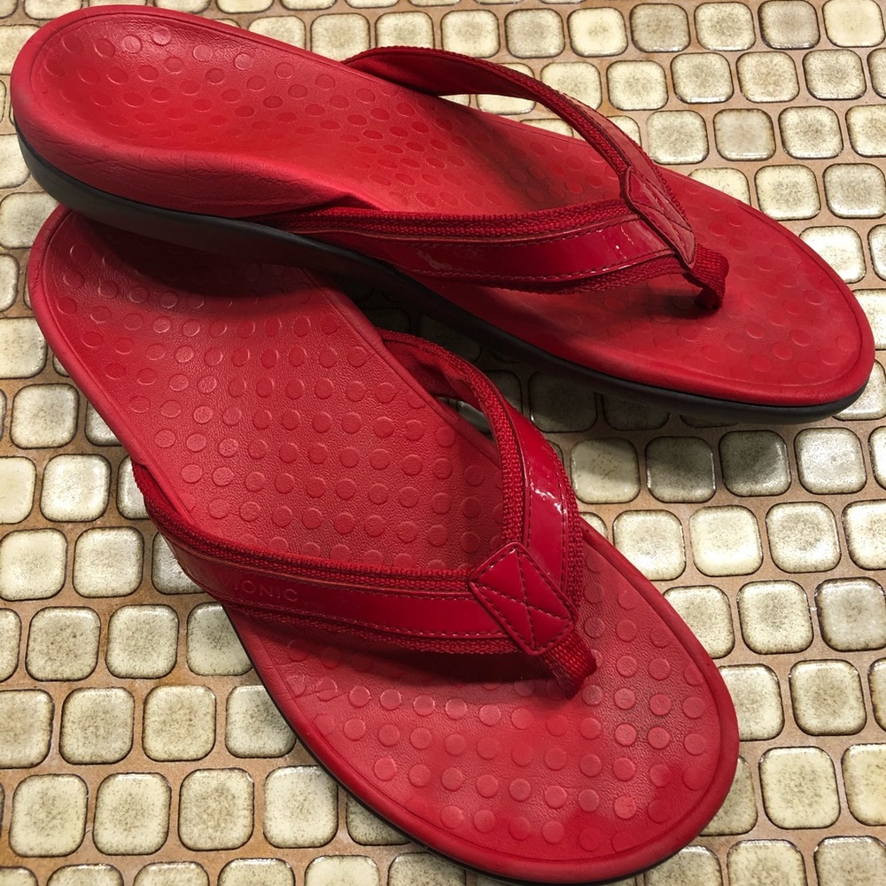 Gently used Vionic Red sandals, size 7.